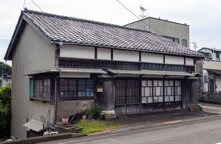 住む予定のない空き家や土地の売却に不動産のプロが査定 | 豊島区の不動産売却なら早期対応の株式会社都心地所